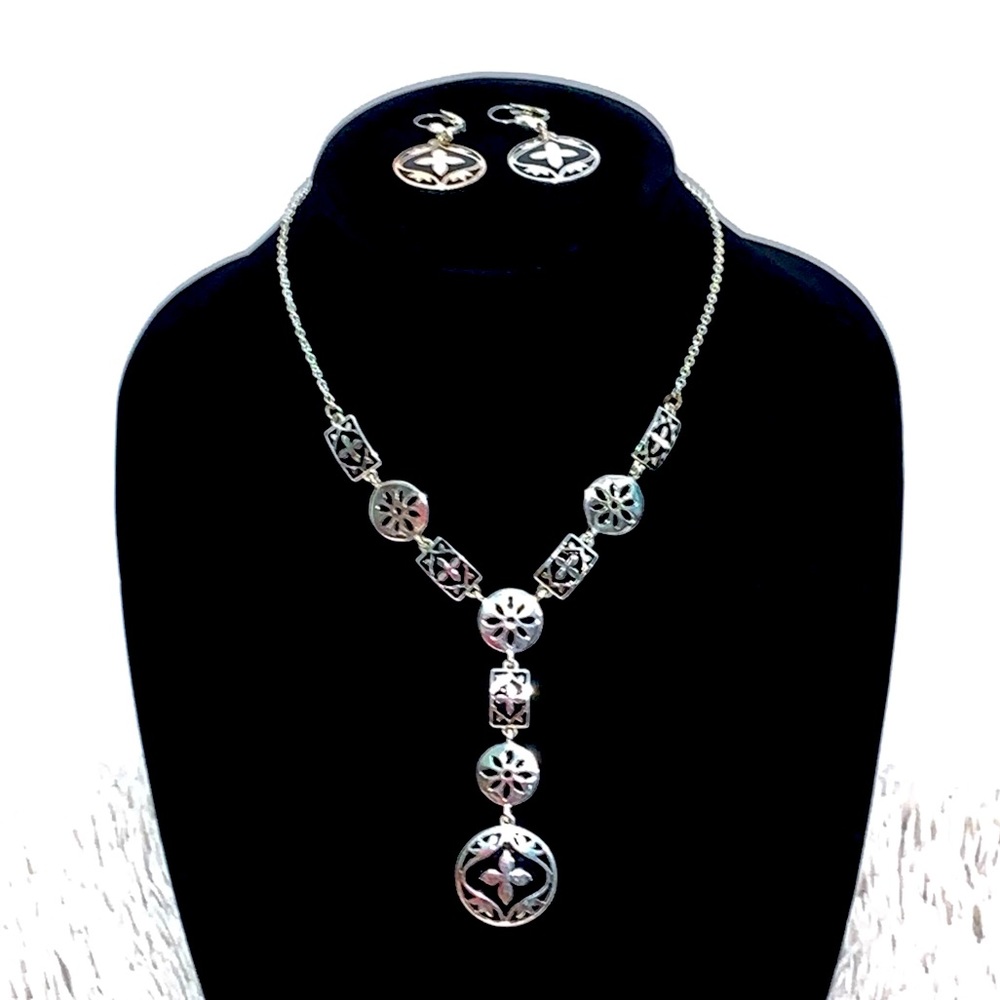 Liz Claiborne Classic Necklace and Earrings